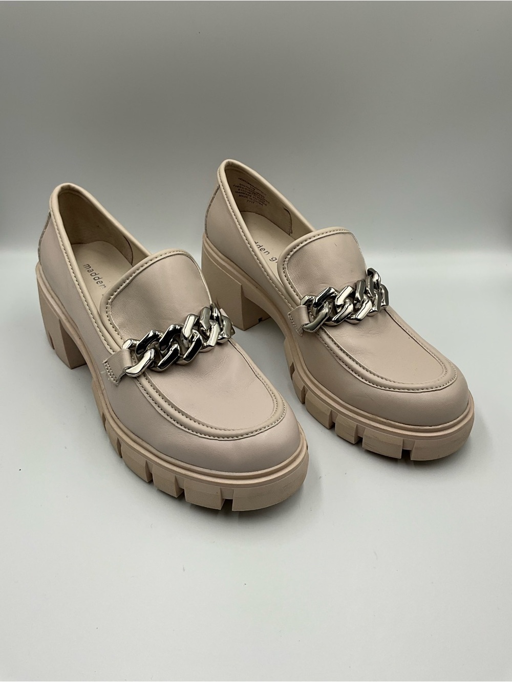 Madden Girl Loafer Size 11 Beige Chunky Chain Loafer Heels